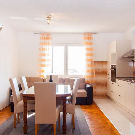 Nadalina Apartment Kaštel Stari Екстериор снимка