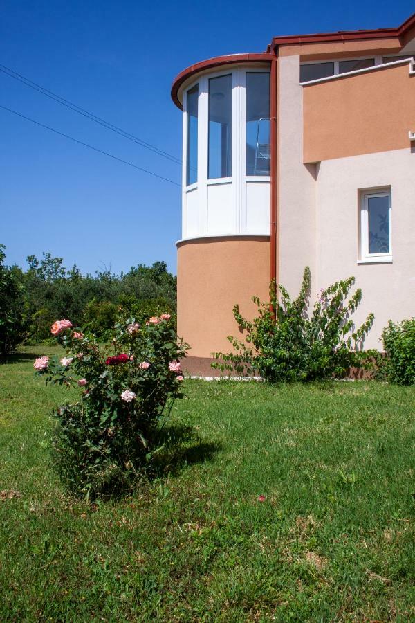 Nadalina Apartment Kaštel Stari Екстериор снимка