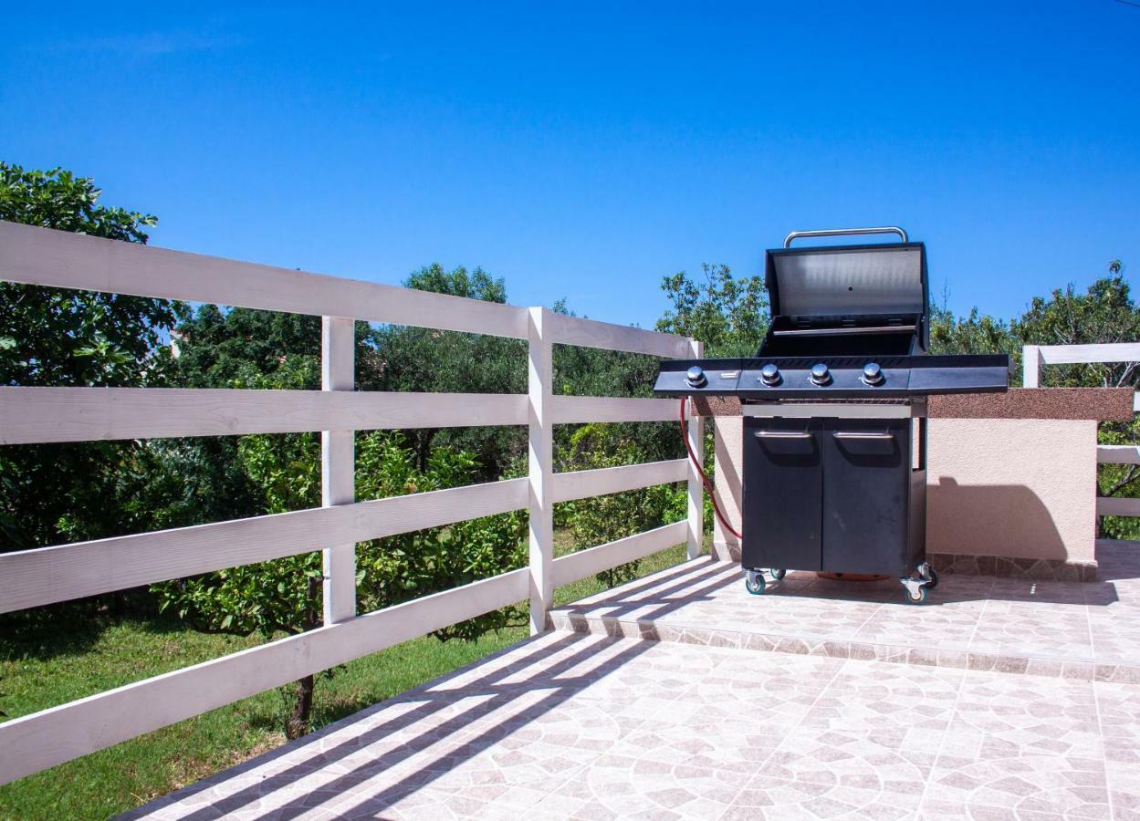 Nadalina Apartment Kaštel Stari Екстериор снимка
